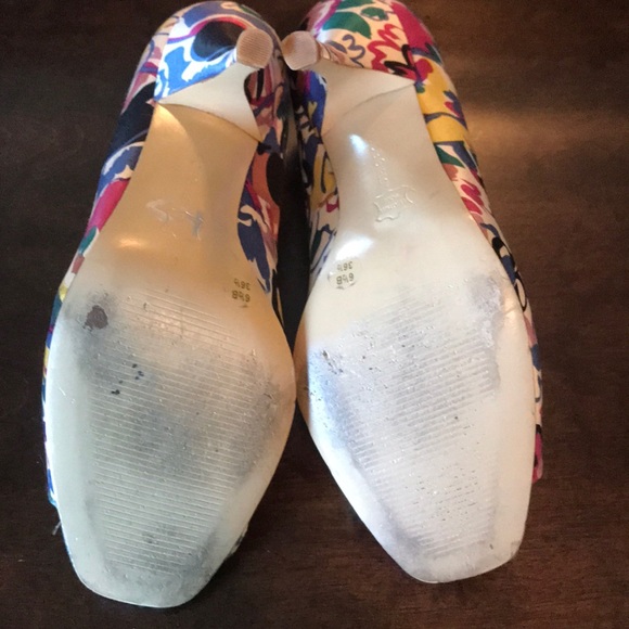 BCBG Floral Peep Toe Pumps - Picture 7 of 8